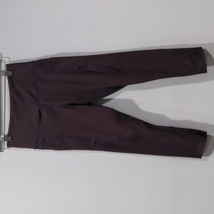 ZYIA Women's Cropped Pocket Capri Light N Tight Size Small Plum High Rise